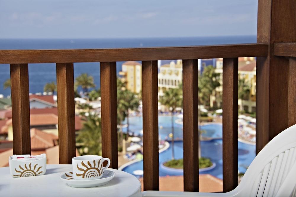 ホテル Bahia Principe Sunlight Costa Adeje エクステリア 写真
