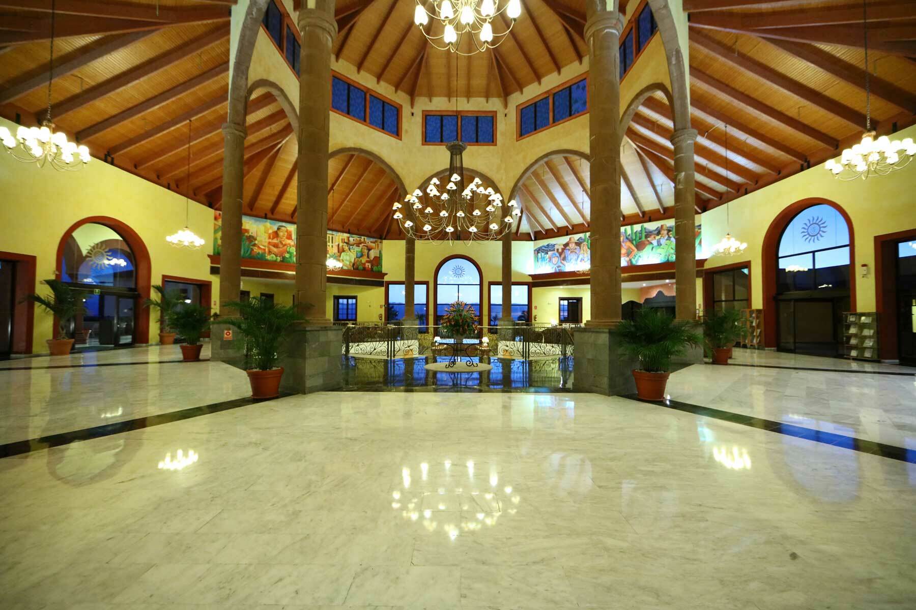 ホテル Bahia Principe Sunlight Costa Adeje エクステリア 写真